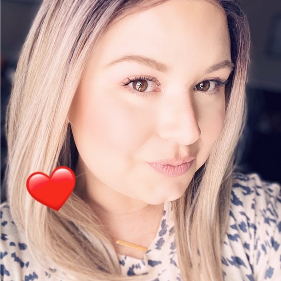 Meet your Posher, Cassandra - Picture 4 of 6